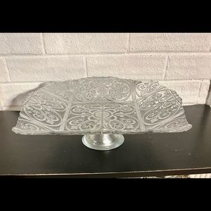 Nature Home Decor 12-inch
Guinevere Footed Silver Platter